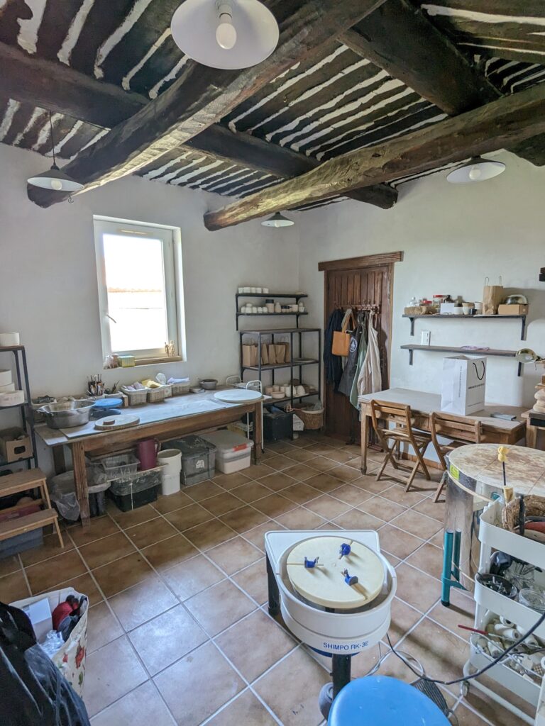 30 Atelier Entree par linterieur et Entree par lexterieur Chambre possible donnant sur le salon 1 Stone property in Luberon