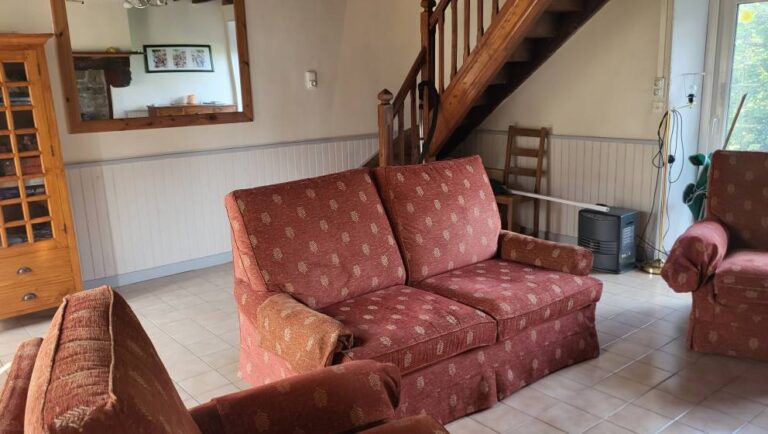 535722256 10238016095412378 6247255083908842023 n Detached Normandy house