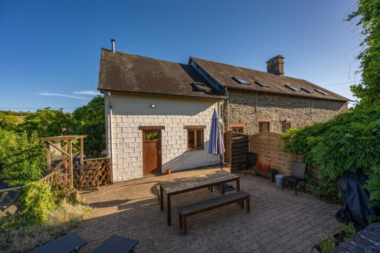 Court Yard House with gite