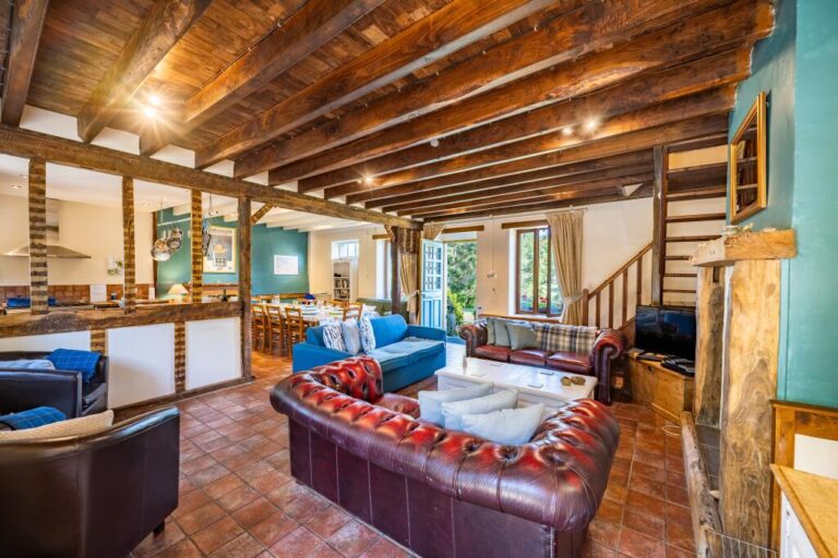 Living Room2 House with gite