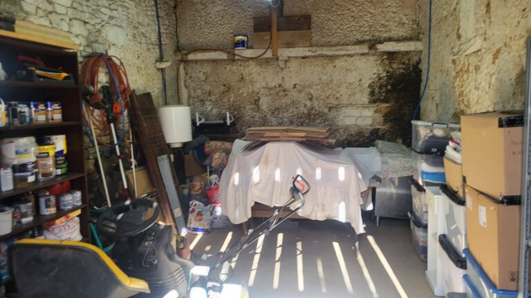 659804603 10241194990962780 5871137949566302096 n Detached house with substantial outbuilding