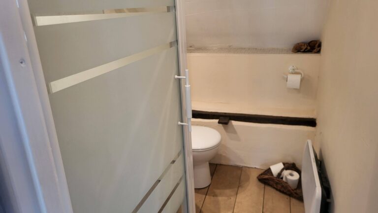 660094801 10241194992922829 2993060266379855718 n Detached house with substantial outbuilding