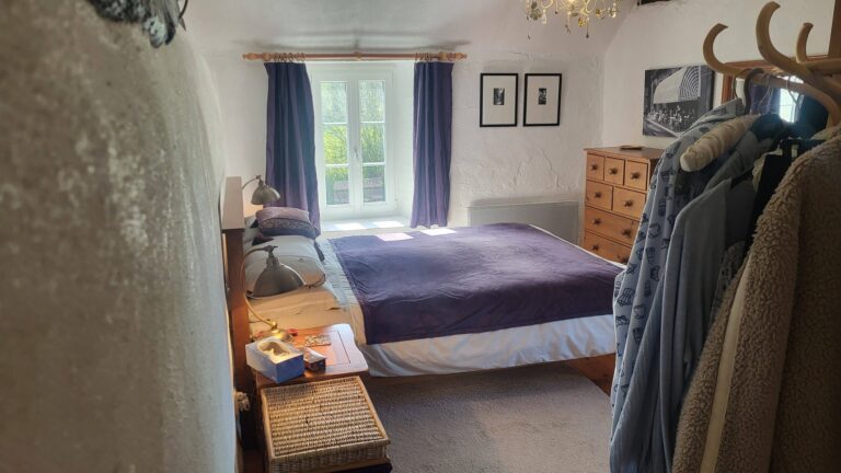 660487321 10241195012723324 1197553135991697024 n Detached house with substantial outbuilding