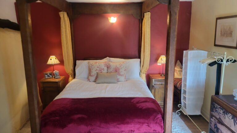 661554037 10241194997402941 9103722918678190424 n Detached house with substantial outbuilding